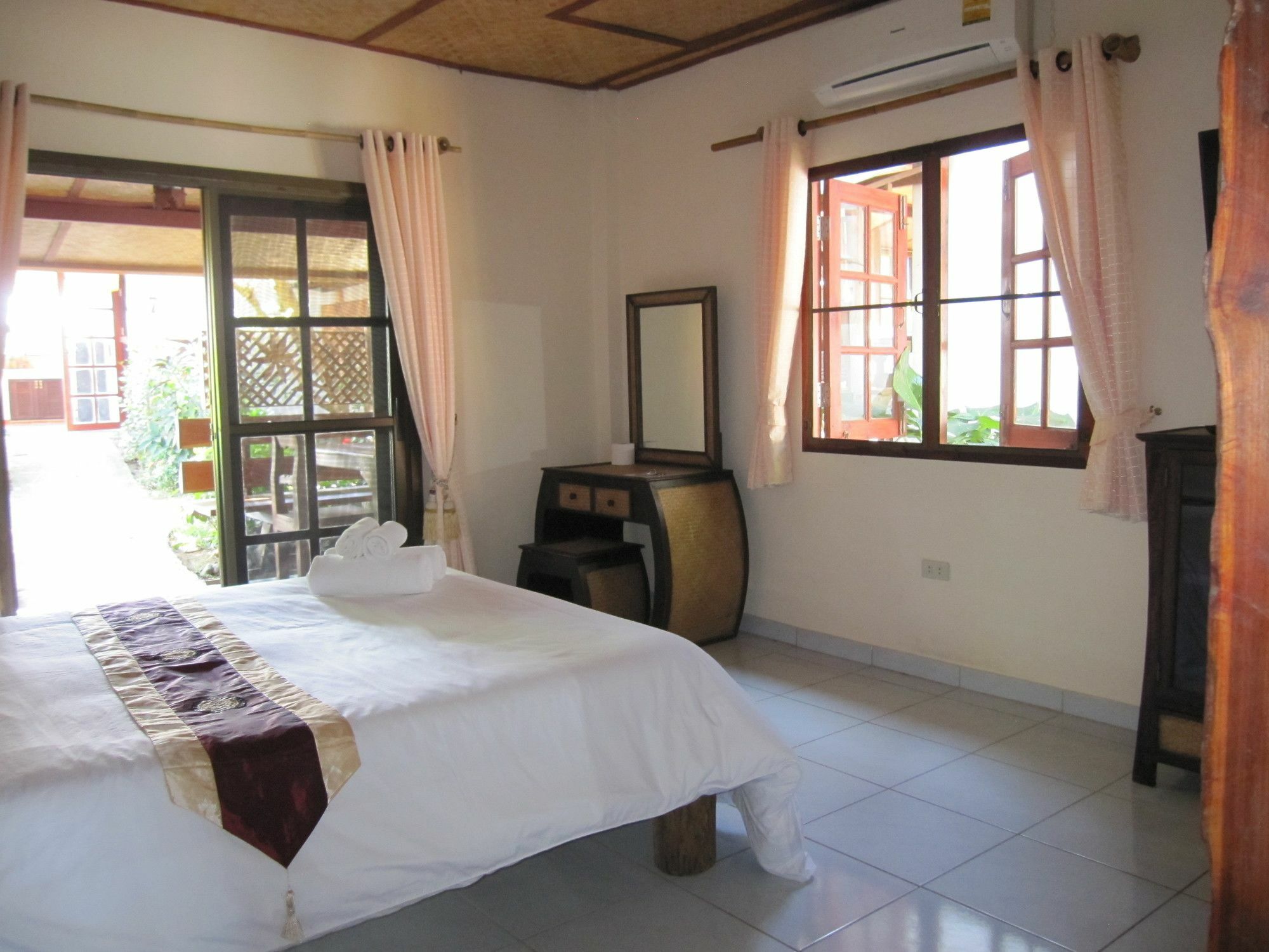 Xpai Hotel Buitenkant foto
